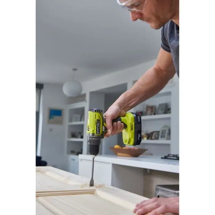 Ryobi Perceuse-Visseuse sans Fil Compacte 18V ONE+ R18DD2-220S, 40 Nm, 400-1350 tr/min, avec 2 Batteries Lithium+ 2.0 Ah, Chargeur et Sac de Transport