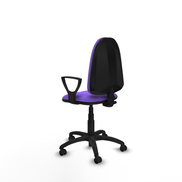 Chaise de bureau Aýna avec mécanisme de contact permanent de base, revêtue de tissu couleur lilas. Équipée d'une base en polyamide noir, d'accoudoirs fixes et de roulettes autobloquantes