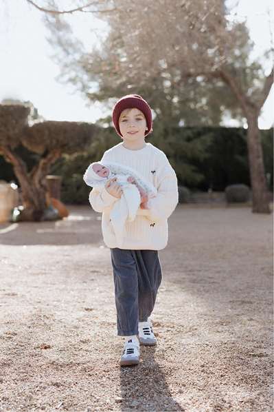 Muñecas Arias - Poupée Elegance 35 cm, bébé beige avec couverture (poupée lestée), jouet sensoriel, pour enfants à partir de 3 ans