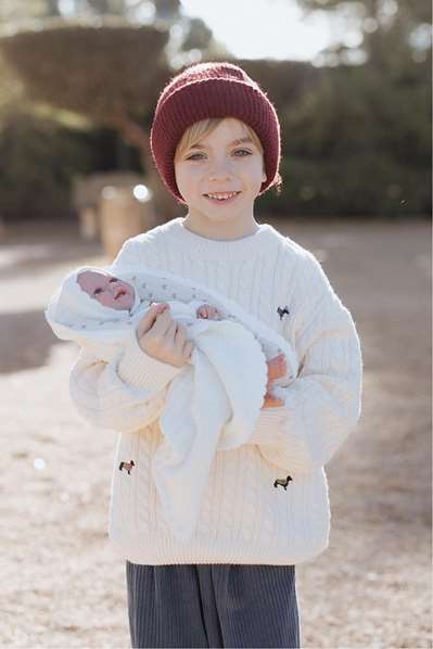 Muñecas Arias - Poupée Elegance 35 cm, bébé beige avec couverture (poupée lestée), jouet sensoriel, pour enfants à partir de 3 ans