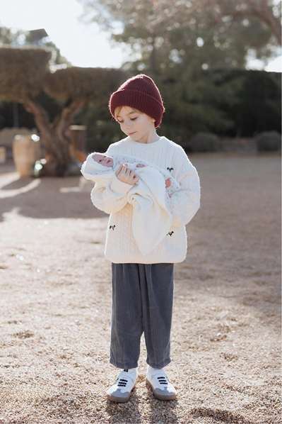 Muñecas Arias - Poupée Elegance 35 cm, bébé beige avec couverture (poupée lestée), jouet sensoriel, pour enfants à partir de 3 ans