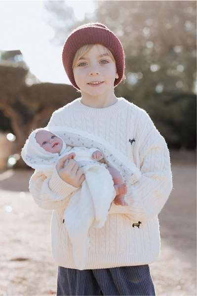 Muñecas Arias - Poupée Elegance 35 cm, bébé beige avec couverture (poupée lestée), jouet sensoriel, pour enfants à partir de 3 ans