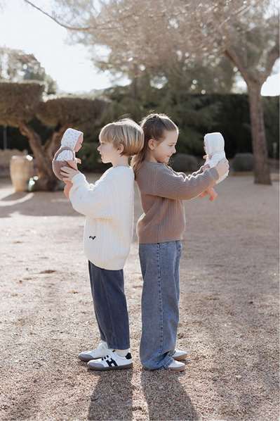 Muñecas Arias - Poupée Elegance 35 cm, bébé beige avec couverture (poupée lestée), jouet sensoriel, pour enfants à partir de 3 ans