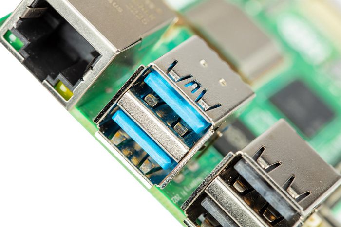 Raspberry Pi 5 Carte Mère Ordinateur Nano BCM2712 Arm Cortex-A76 2.4 GHz, 4 Go SDRAM, GPU VideoCore VII, 4K HDMI, Bluetooth 5.0, Wi-Fi 802.11ac, Port PCIe