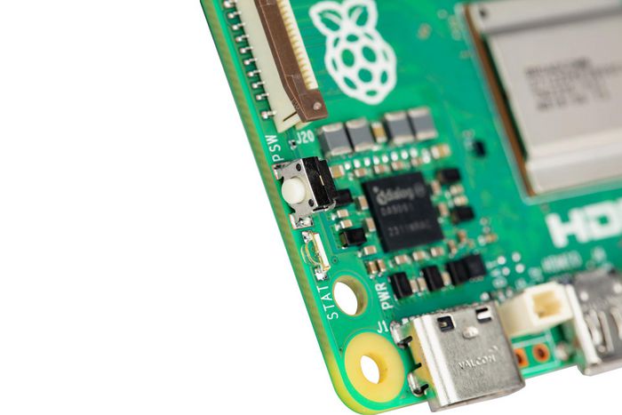 Raspberry Pi 5 Carte Mère Ordinateur Nano BCM2712 Arm Cortex-A76 2.4 GHz, 4 Go SDRAM, GPU VideoCore VII, 4K HDMI, Bluetooth 5.0, Wi-Fi 802.11ac, Port PCIe