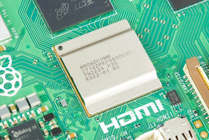 Raspberry Pi 5 Carte Mère Ordinateur Nano BCM2712 Arm Cortex-A76 2.4 GHz, 4 Go SDRAM, GPU VideoCore VII, 4K HDMI, Bluetooth 5.0, Wi-Fi 802.11ac, Port PCIe