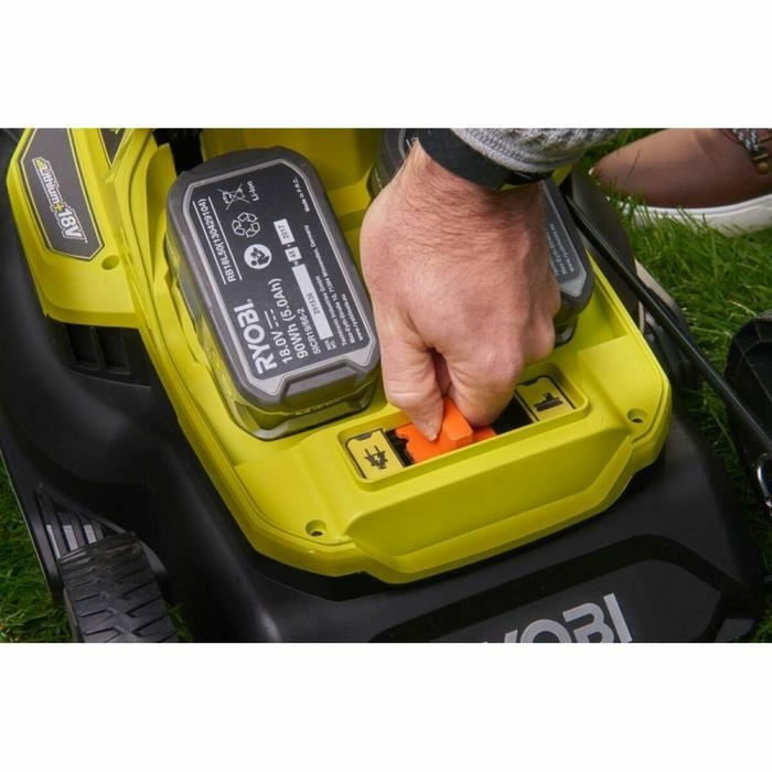 Ryobi Tondeuse Hybride LithiumPlus 36V avec 2 batteries 5 Ah Ryobi Tondeuse Hybride LithiumPlus 36V avec 2 batteries 5 Ah