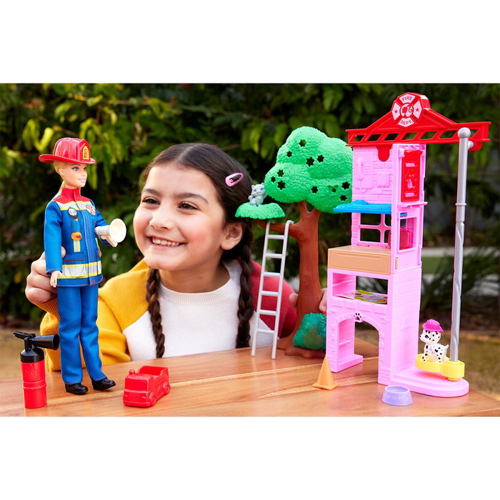 Barbie Poupée Pompière avec Station de Pompiers, Véhicule, Uniforme et Accessoires - Jouet Mattel HRG55 pour Enfants dès 3 Ans