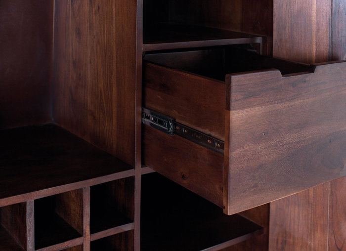 Giner y Colomer - Meuble bar en bois de manguier et métal - 119 cm de haut - 2 portes - Largeur 91 cm - Profondeur 46 cm - Couleur cerise