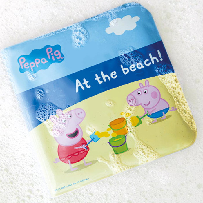 Deqube - Livre de bain interactif Peppa Pig avec 5 marionnettes de doigt - 10 illustrations, histoire familiale à la plage - Multilingue - À partir de 12 mois