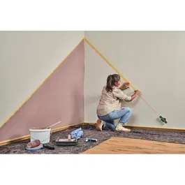 Bosch UniversalWallLevel - Niveau laser à bulle avec projection de lignes horizontales, verticales et point laser, portée jusqu'à 20 m, compact et livré avec support mural