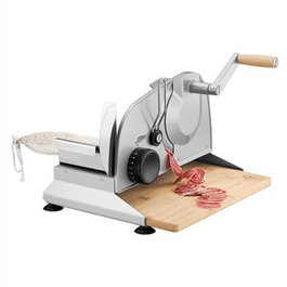 Ritter PIATTO-5 Cortafiambres Manuel Élégant avec Hacherette Dentée 17 cm, Manivèle Métal et Manche Bois Hêtre, Plateau en Bambou FSC et Pads Antidérapants