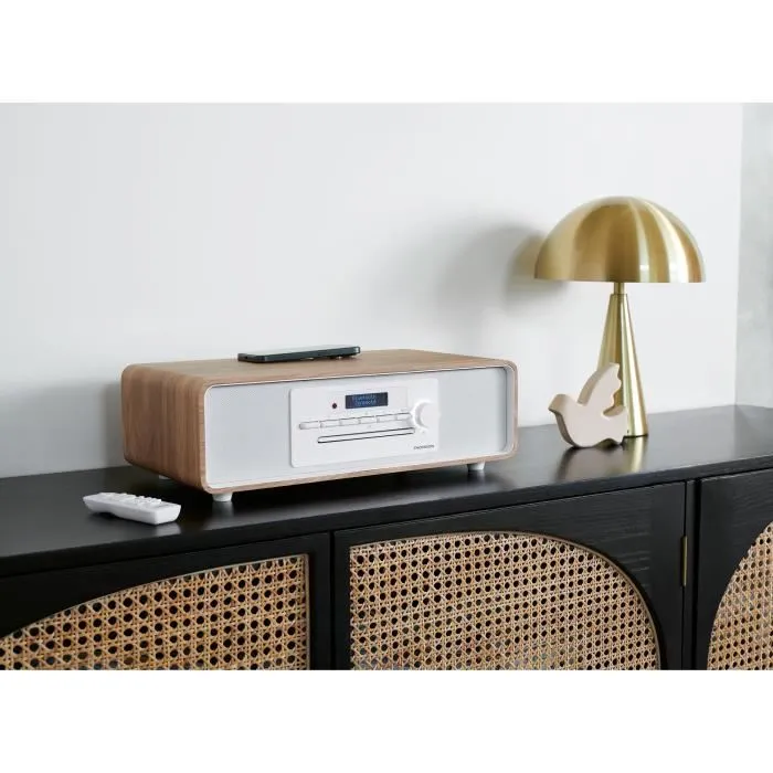 Thomson Micro-chaîne Hi-Fi Bluetooth 75W Blanc Bois - Radio FM/DAB+ CD MP3 USB AUX-IN Égaliseur LCD Télécommande