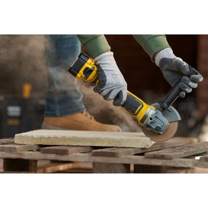 Stanley Fatmax Meuleuse d'angle sans fil 18V Brushless avec 2 batteries 4Ah