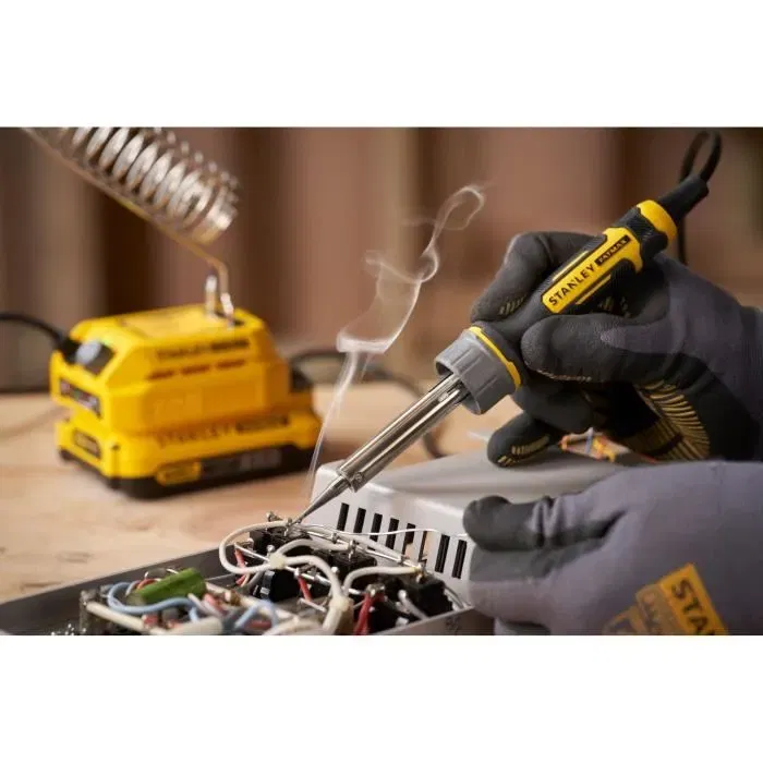 Stanley Fatmax Fer à Souder Sans Fil 18V SFMCE040B-XJ, Réglable 204°C à 484°C, Prise Ergonomique, Compact et Léger Stanley Fatmax Fer à Souder Sans Fil 18V SFMCE040B-XJ, Réglable 204°C à 484°C, Prise Ergonomique, Compact et Léger