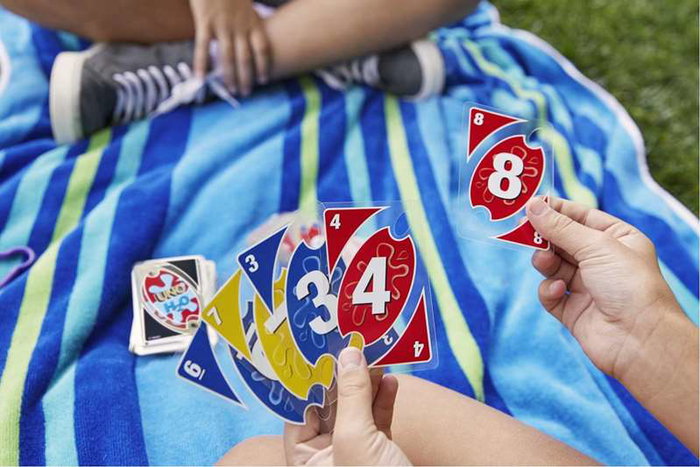 Mattel Uno H2O To Go - Jeu de cartes résistant à l'eau Mattel Uno H2O To Go - Jeu de cartes résistant à l'eau