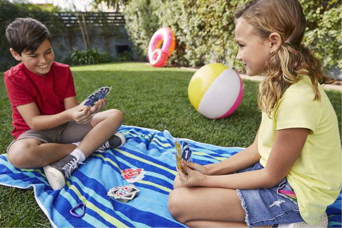Mattel Uno H2O To Go - Jeu de cartes résistant à l'eau Mattel Uno H2O To Go - Jeu de cartes résistant à l'eau