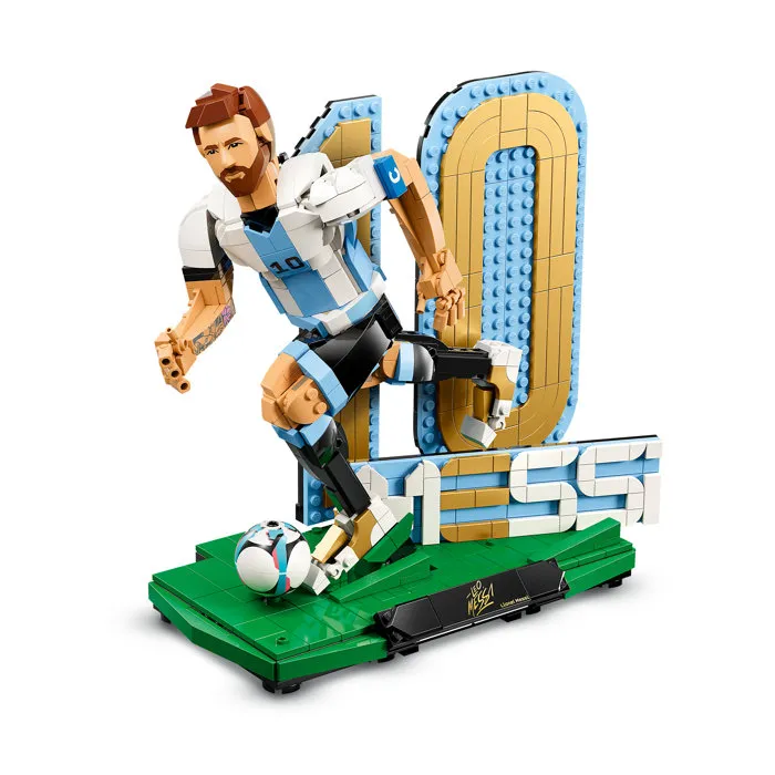 LEGO 43015 Lionel Messi - Légende du Foot - Jeu de Construction 2-en-1 - 958 Pièces - Figurine Déco - À Partir de 12 Ans