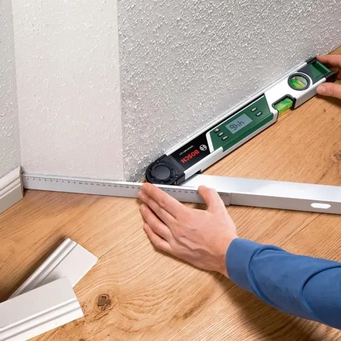Bosch UniversalAngle - Mesureur d'angle numérique (Mesure/transfert précis jusqu'à 220°, fonction calcul intégrée) - Outil de mesure et de niveau pour bricolage et construction