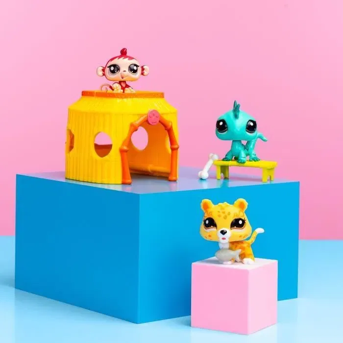 Bandai Littlest Pet Shop BF00515 - Pack Tiki Jungle de 7e Génération avec 3 Animaux à Tête Bobblin' et Accessoires - Jeu de Collection Enfant 4 Ans et Plus