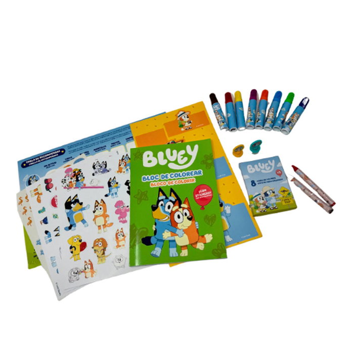 CEFA - Bluey - Activity Car Familia Heeler 21913 - Kit d'activités créatives avec crayons, feutres, pochoirs, stickers et poster pour enfant à partir de 3 ans