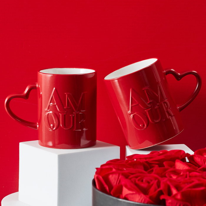 The Concept Factory Lot de 2 mugs avec anse cœur 300 ml en grès The Concept Factory Lot de 2 mugs avec anse cœur 300 ml en grès