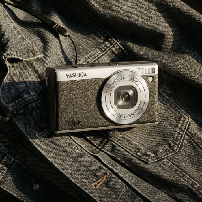 Yashica Tank Compact Black