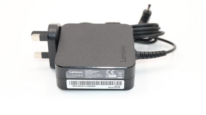 Lenovo Adaptateur secteur pour PC portable 65W 20V 3.25A Connecteur rond Lenovo Adaptateur secteur pour PC portable 65W 20V 3.25A Connecteur rond