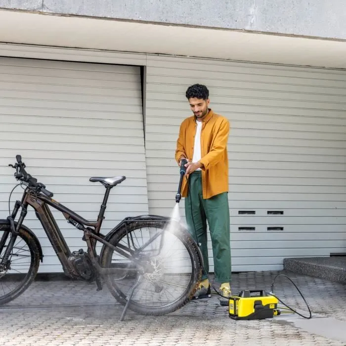 Karcher OC 6-18 Nettoyeur haute pression mobile 24 bars, débit 200 l/h, sans batterie amovible, compact pour usage extérieur