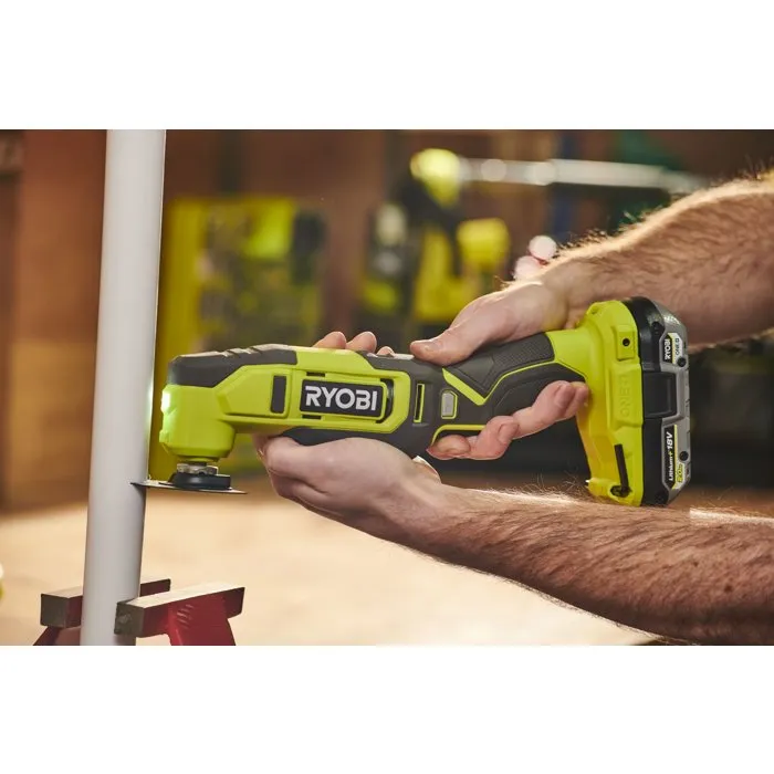 Ryobi Pack 2 outils ONE+ 18V avec perceuse-visseuse, outil multifonction oscillant, batterie 2Ah et chargeur R18CK2G-1C20G