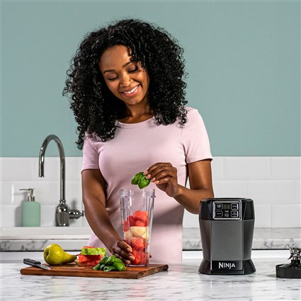 Ninja BN495EU Blender de voyage individuel avec technologie Auto-IQ, 1000 W - 2 gobelets portatifs pour smoothies et boissons froides