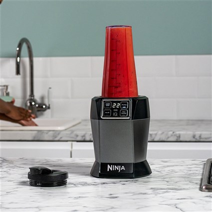 Ninja BN495EU Blender de voyage individuel avec technologie Auto-IQ, 1000 W - 2 gobelets portatifs pour smoothies et boissons froides