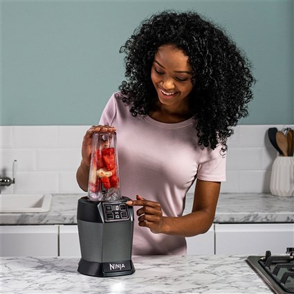 Ninja BN495EU Blender de voyage individuel avec technologie Auto-IQ, 1000 W - 2 gobelets portatifs pour smoothies et boissons froides
