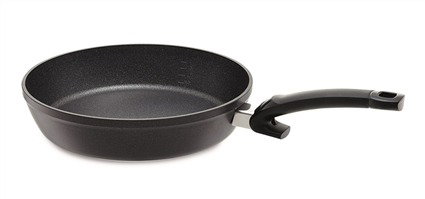 Fissler Sartène Adamant Comfort 26 cm - Revêtement antiadhésif en carbure de silicium sans PFOA, fond Cookstar pour tous feux (induction, gaz, vitrocéramique) et manche sécurisé