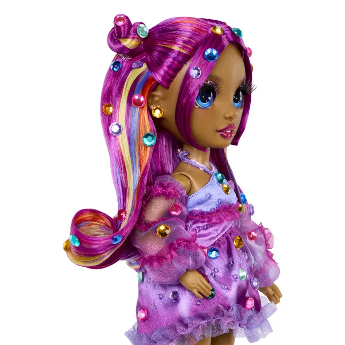 Rainbow High Poupée Mannequin Be Dazzling - Noemie Violette 28 cm avec Pierres Précieuses Scintillantes et Accessoires - Collection de 5 Personnages