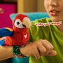 Famosa Happy Yappers Peluche Oiseau Chanteur avec Ailes Mobiles et Répétiteur Multilingue 18x18x5 cm Assorti