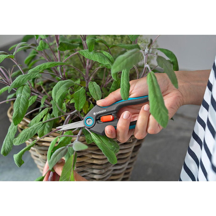 Gardena 12213-20 Gripcut Ciseaux à herbes avec pince de préhension et lames acier inoxydable