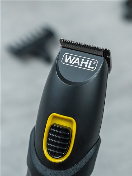 Wahl 09893-0460 Multigroomer avec ou sans câble - Tondeuse nez, oreilles et sourcils avec poignée antidérapante Advanced - 4 têtes et 8 guides