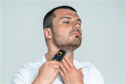 Wahl 09893-0460 Multigroomer avec ou sans câble - Tondeuse nez, oreilles et sourcils avec poignée antidérapante Advanced - 4 têtes et 8 guides