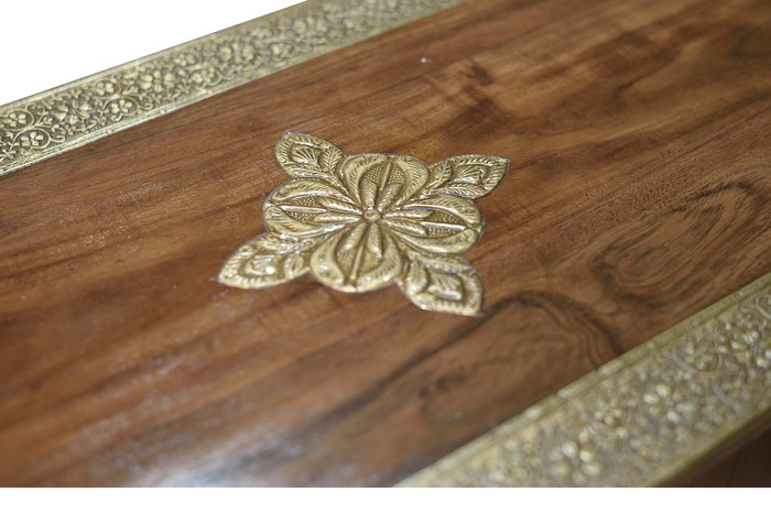 GINER Y COLOMER - Buffet en acacia massif style ethnique avec incrustations céramiques et bronze, couleur cerisier, 3 tiroirs et 3 portes, 90x150x40 cm