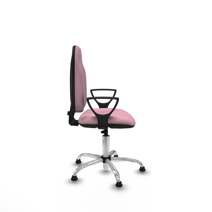 Chaise de bureau Algarra avec mécanisme Contact permanent de base, revêtue de tissu rose. Équipée d'une base chromée, d'accoudoirs fixes et de butées