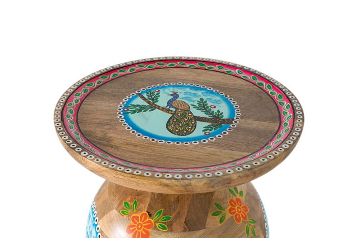 GINER Y COLOMER Table d'appoint en bois de manguier massif de style bohème, peinte à la main avec des détails colorés - Forme tambour, plateau circulaire GINER Y COLOMER Table d'appoint en bois de manguier massif de style bohème, peinte à la main avec des détails colorés - Forme tambour, plateau circulaire