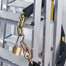 Yale Cadenas Y110B/40/152/1 en Laiton avec Anse Longue en Acier Cémenté et 3 Clés pour Sécuriser Chaînes, Casiers et Vestiaires