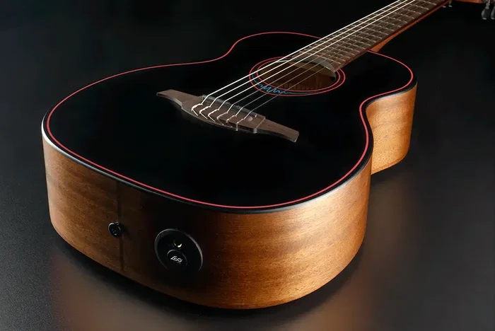 LAG Guitare Folk Électroacoustique Nylon Travel Blue Wave 1, Table Cèdre Massif, Caoba, Satiné