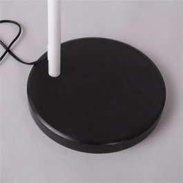 Singaraja Lampadaire en Acier et Bambou