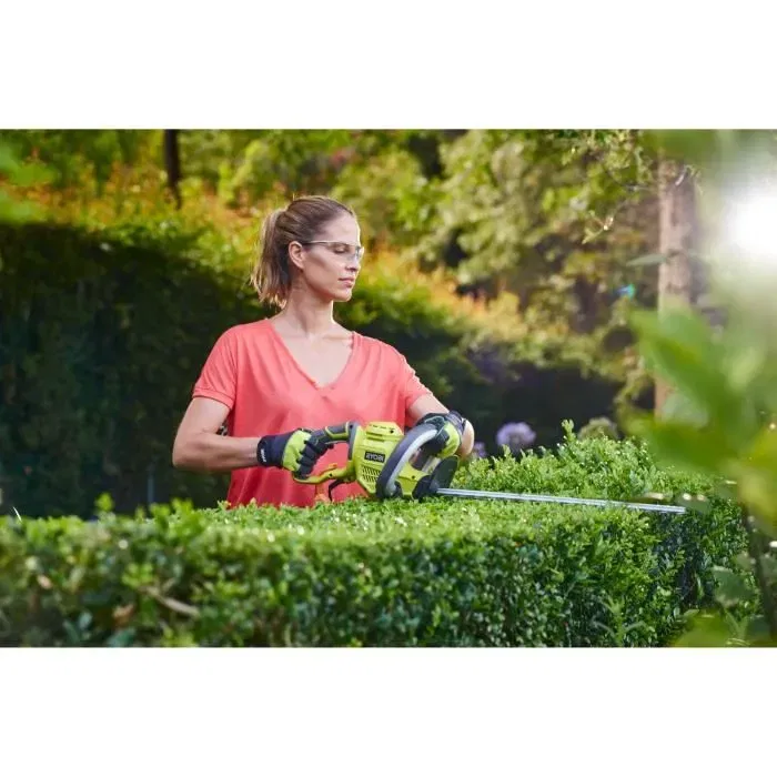 Ryobi RHT5150 Taille-haies électrique 500 W - Lames 50 cm - Écartement 22 mm - Poignées ergonomiques - Compatible collecteur déchets HEDGESWEEP Ryobi RHT5150 Taille-haies électrique 500 W - Lames 50 cm - Écartement 22 mm - Poignées ergonomiques - Compatible collecteur déchets HEDGESWEEP