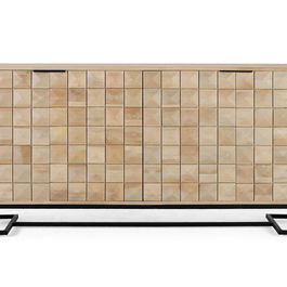 GINER Y COLOMER Buffet en bois de manguier sculpté à la main 180 cm, 4 portes noires mates, structure avellana et base métal doré, design contemporain