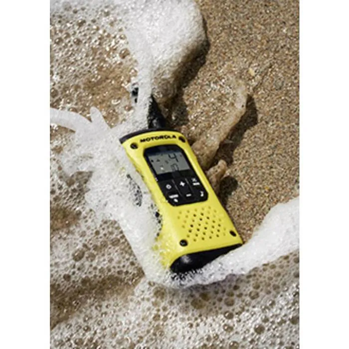 Motorola TLKR T92 H2O - Radio portable PMR - 10 km de portée - 8 canaux - Résistante à l'eau - Pour activités extérieures Motorola TLKR T92 H2O - Radio portable PMR - 10 km de portée - 8 canaux - Résistante à l'eau - Pour activités extérieures