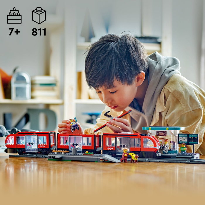 LEGO City 60423 Le tramway et la station du centre-ville
