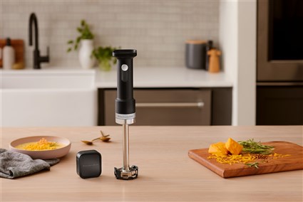 Kitchenaid 5KHBRV75BM Batteur à main sans fil compact avec batterie rechargeable 12V noir mat - inclut fouet, picador et bol sans BPA 1L